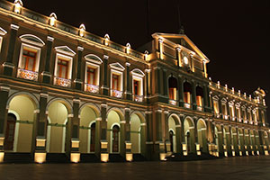 fotografia iluminacion palacio de gobierno cordoba